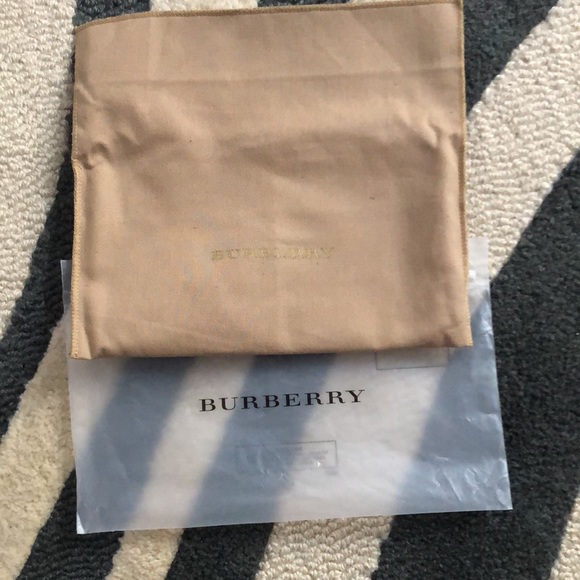 Burberry D Ring Continental Wallet Red NWT - Picture 2 of 4